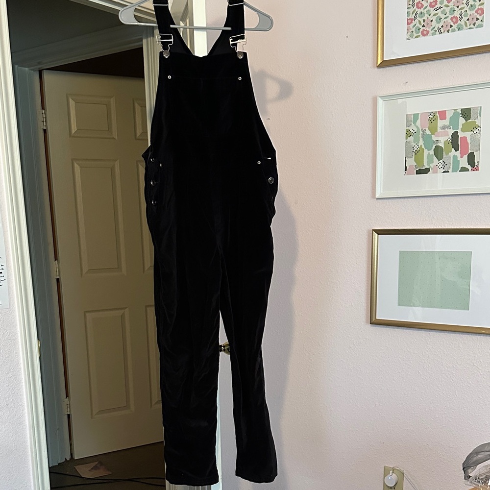 Elegant Women's Black Denim Overalls